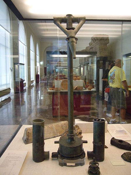 Antigua bomba hidráulica romana, Museo Arqueológico de Madrid